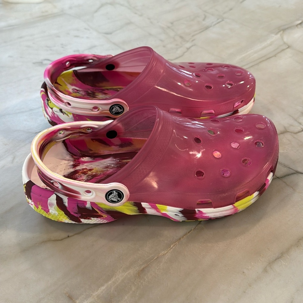 Women’s CROCS NWOT size 8